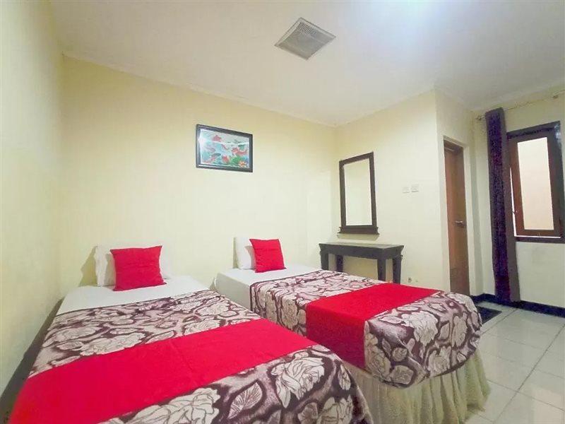 Hotel Palem 2 Syariah Malang Redpartner Esterno foto