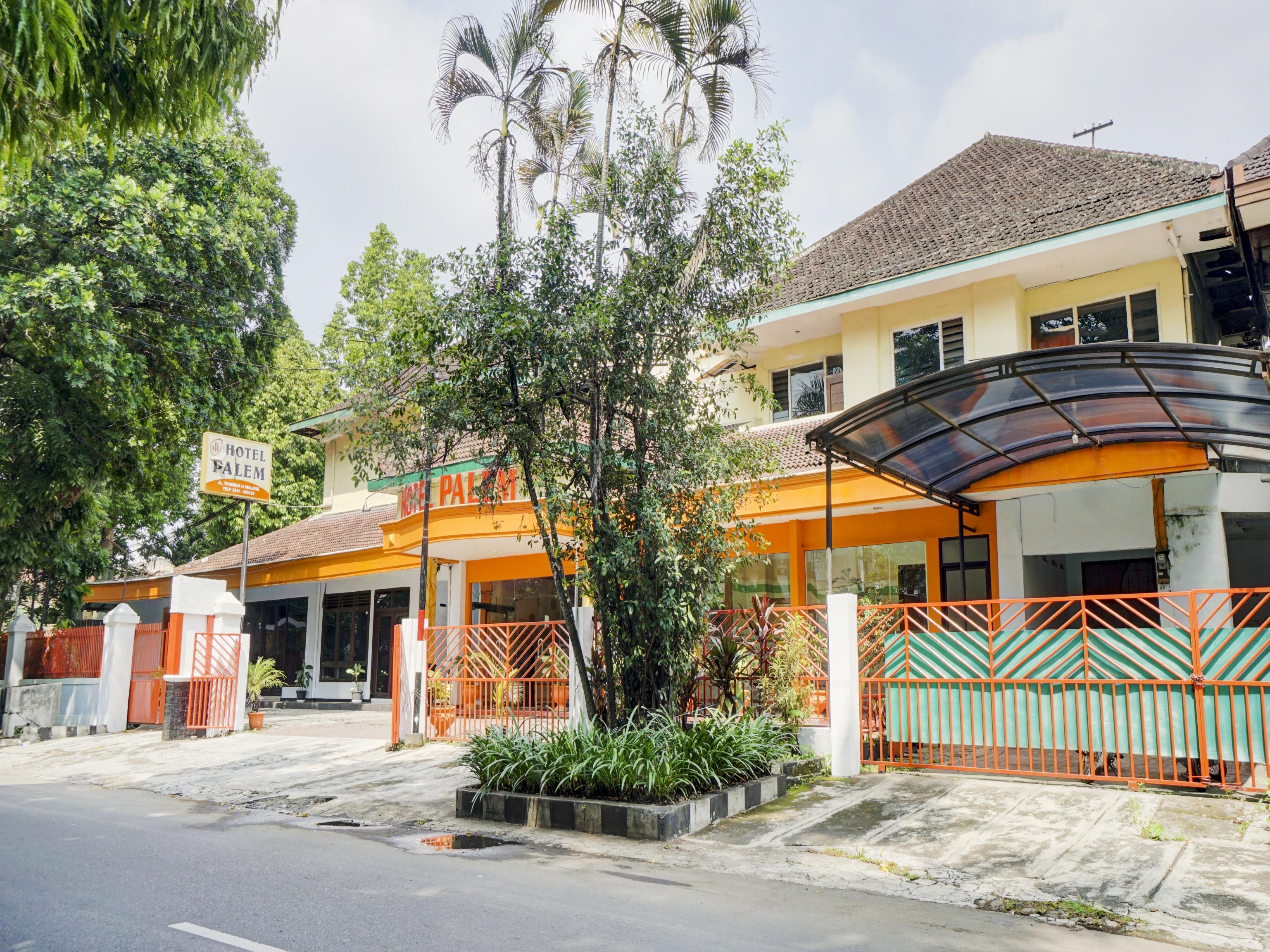 Hotel Palem 2 Syariah Malang Redpartner Esterno foto