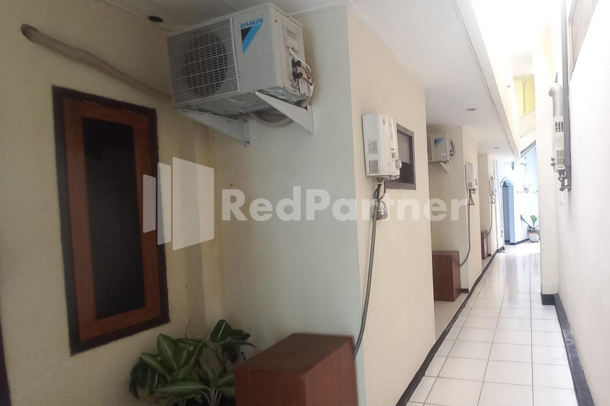 Hotel Palem 2 Syariah Malang Redpartner Esterno foto