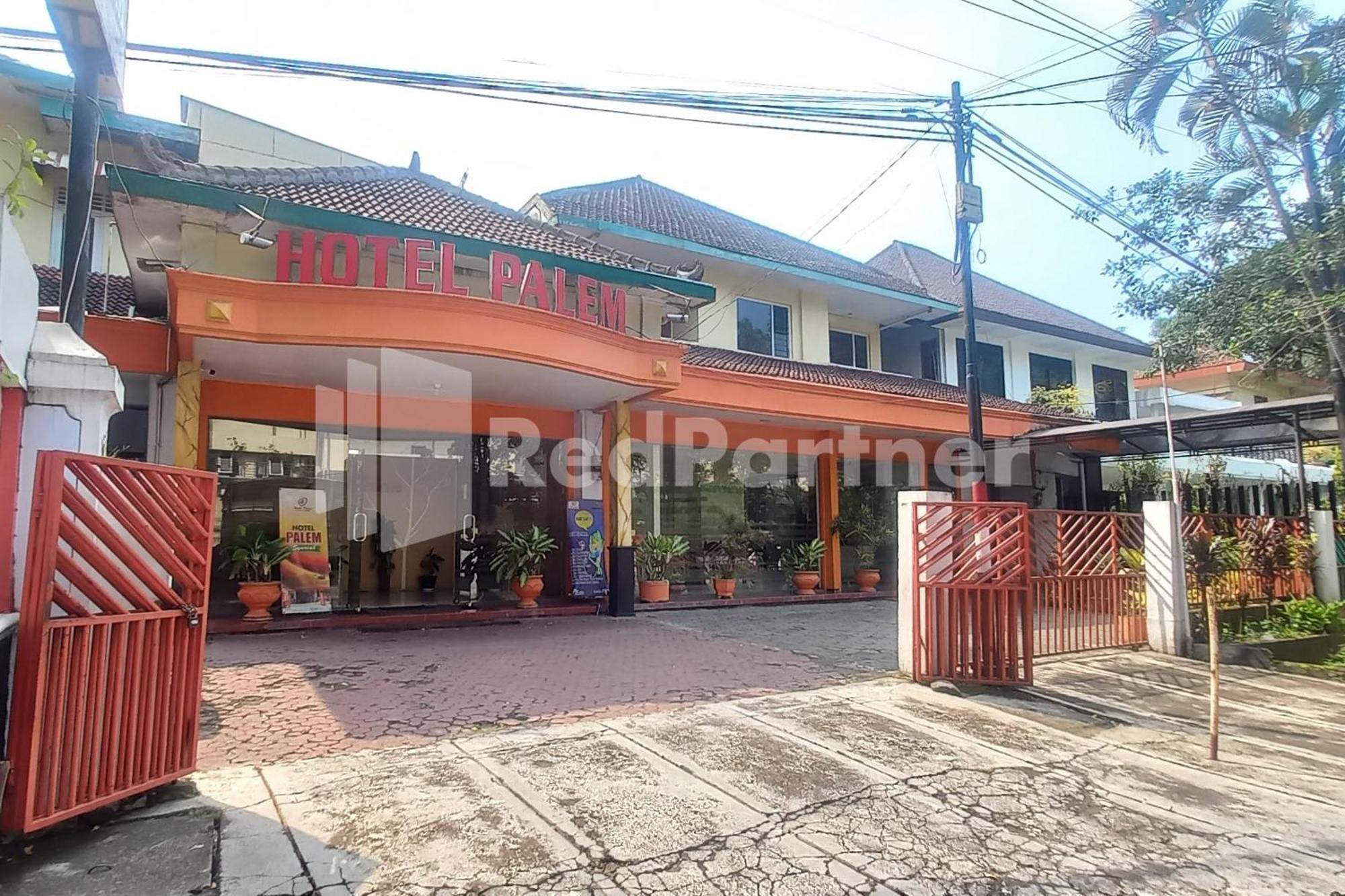 Hotel Palem 2 Syariah Malang Redpartner Esterno foto